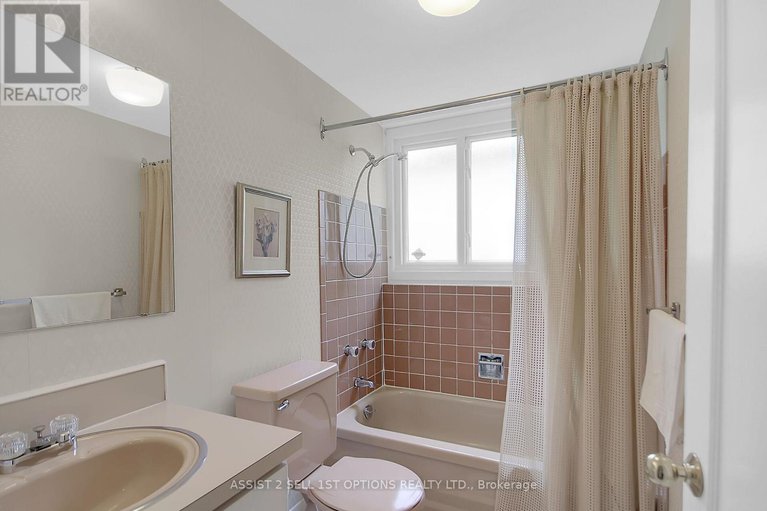 28421718/64-sullivan-avenue/meadowlandscrestview/ottawa/ontario/K2G1V2_24