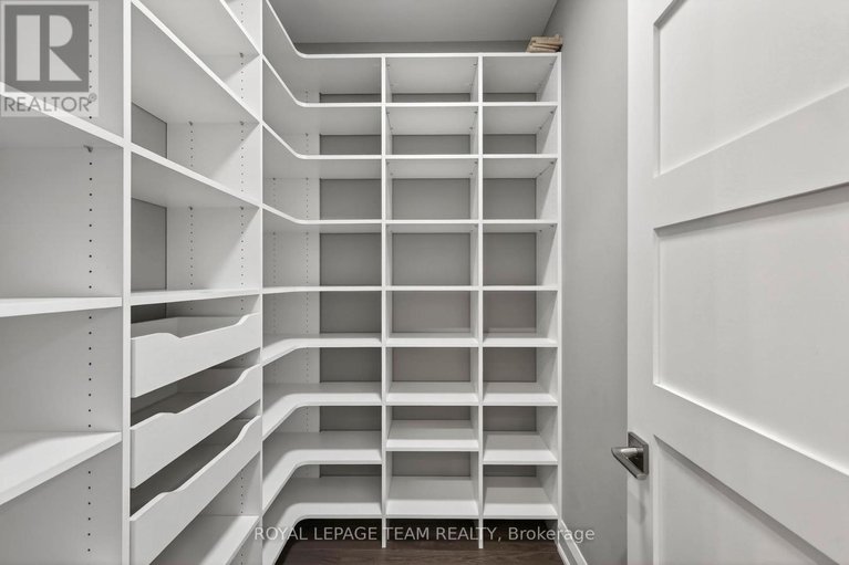 29651799/1670-ortona-avenue/carleton-heights/ottawa/ontario/K2C1W7_17