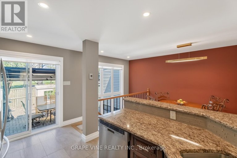 29672102/142-college-circle/castle-heights/ottawa/ontario/K1K4S1_15