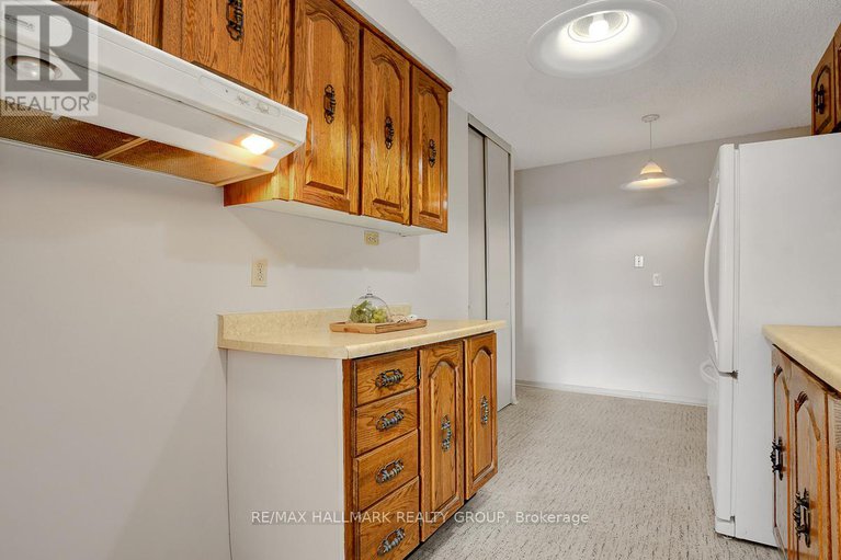 28782425/1902-505-st-laurent-boulevard/viscount-alexander-park/ottawa/ontario/K1K3X4_15