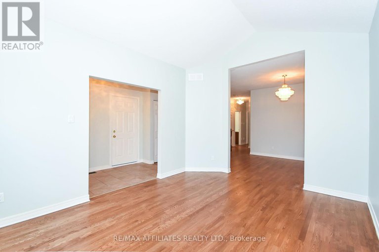 28479227/1980-scully-way-s/fallingbrookgardenway-south/ottawa/ontario/K4A4H2_6