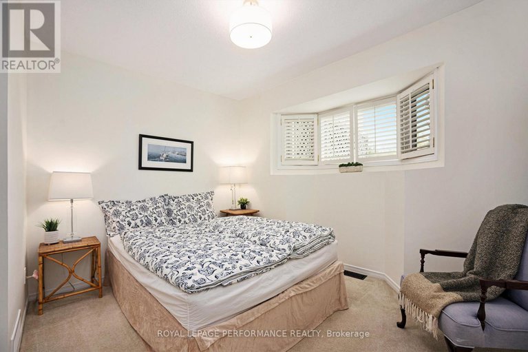 29381439/81-waterford-drive/pineglencountry-place/ottawa/ontario/K2E7V4_17