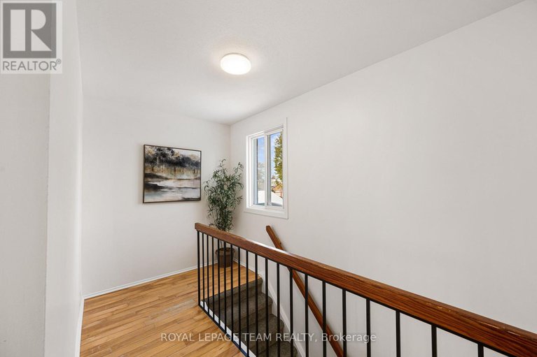 29367437/8-homestead-street/borden-farmstewart-farmcarleton-heightsparkwood-hills/ottawa/ontario/K2E7N8_23