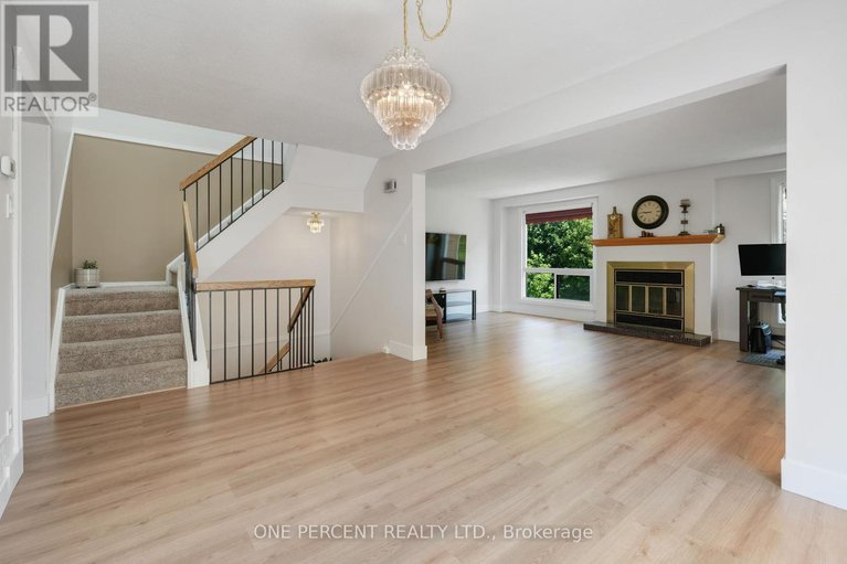 28549707/6585-6585-bilberry-drive/convent-glen-north/ottawa/ontario/K1C4N4_17