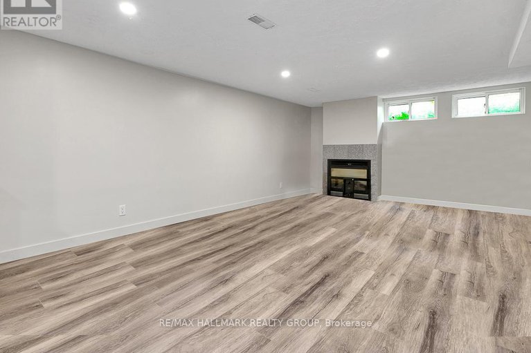 28460164/31-hilliard-avenue/city-viewskylinefisher-heightsparkwood-hills/ottawa/ontario/K2E6B9_33