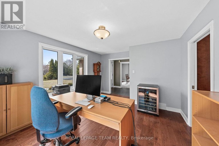 29629893/6584-harvest-grove-drive/greely/ottawa/ontario/K4P1E9_19