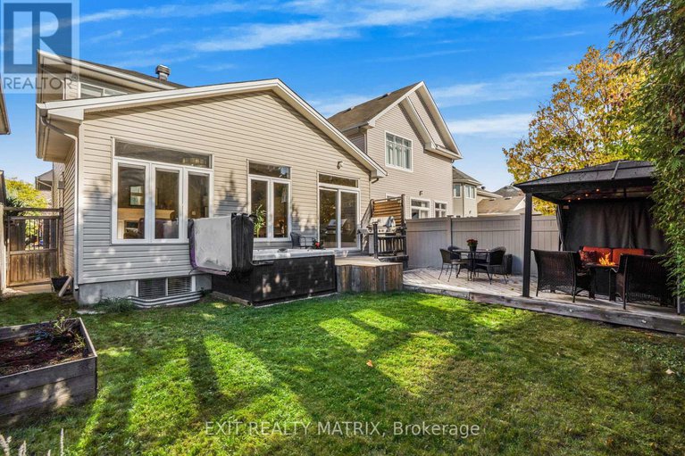 28998759/928-scala-avenue/notting-hillsummerside/ottawa/ontario/K4A5E1_35