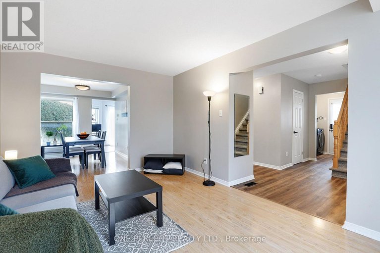 29612741/1570-champneuf-drive/chateauneuf/ottawa/ontario/K1C6B5_9