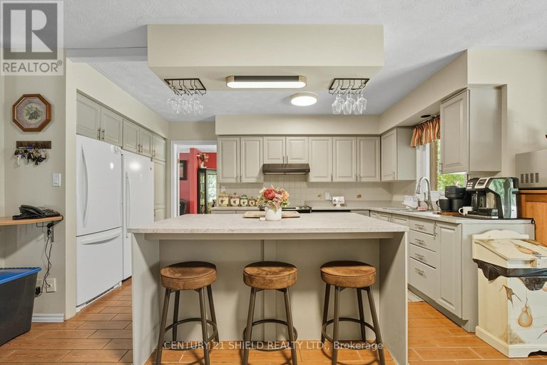 28890966/4555-glen-roy-road/south-glengarry-charlottenburgh-twp/south-glengarry/ontario/K0C1L0_24