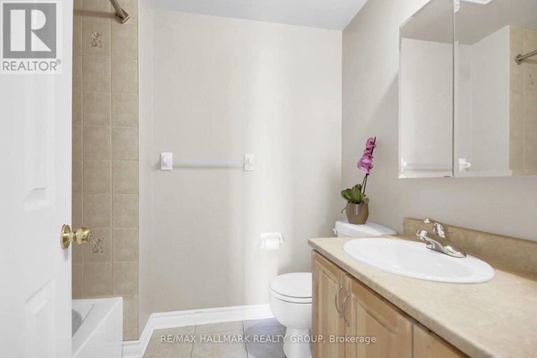 28856481/608-136-darlington-private/hunt-clubwestern-community/ottawa/ontario/K1V0X6_40