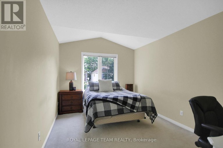 28617518/16-riverbank-court/stittsville-central/ottawa/ontario/K2S1V7_20