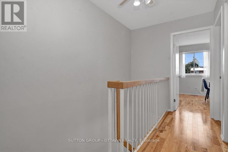 29123796/1540-bourcier-drive/bilberry-creekqueenswood-heights/ottawa/ontario/K1E3J2_34