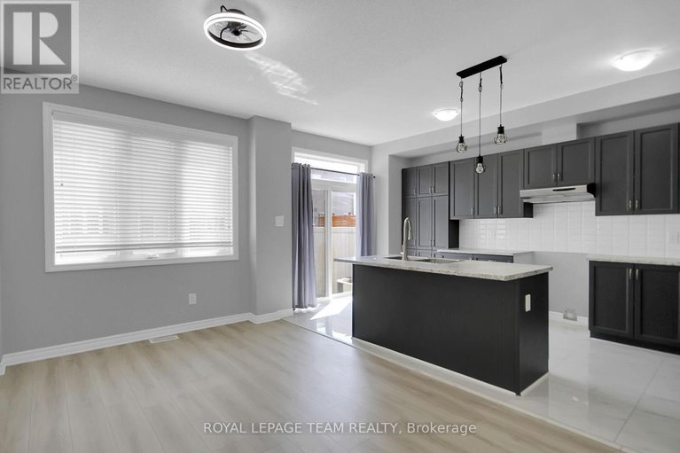 28243617/605-lauraleaf-crescent/half-moon-bay/ottawa/ontario/K2J6G7_12