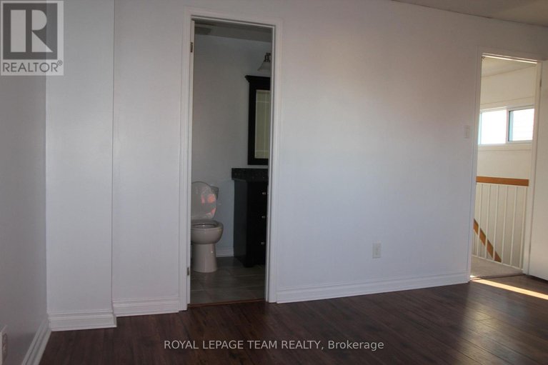 28509470/322-des-epinettes-avenue/queenswood-heights-south/ottawa/ontario/K1E2L6_11