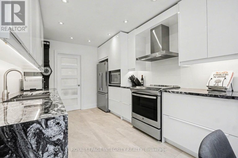 29619468/30-100-hillside-drive/viscount-alexander-park/ottawa/ontario/K1K4J4_15