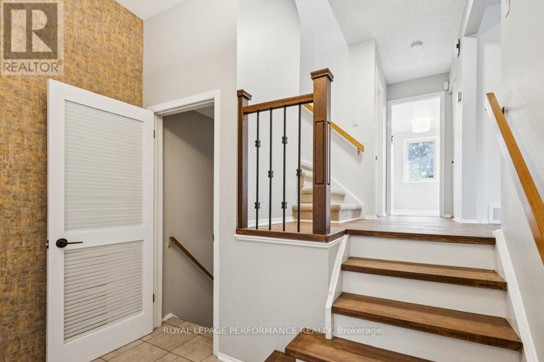 29029572/8-gillespie-crescent/hunt-club-woods/ottawa/ontario/K1V9X8_6