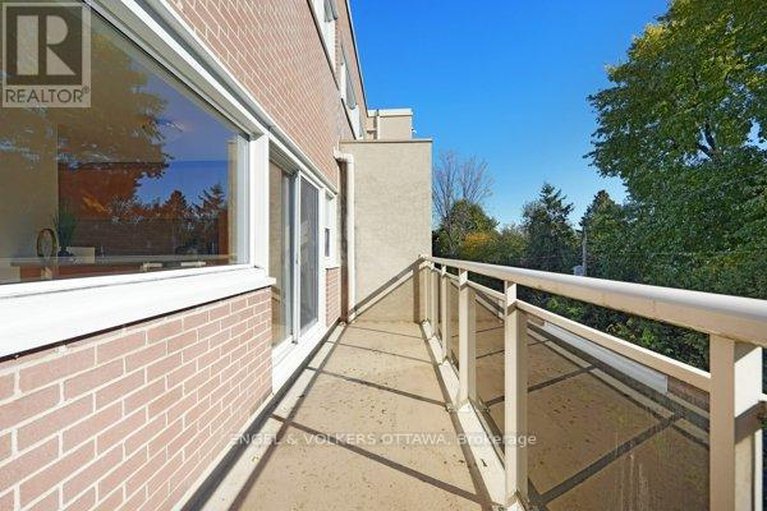 29607398/216-12-corkstown-road/lakeview-park/ottawa/ontario/K2H5B3_33