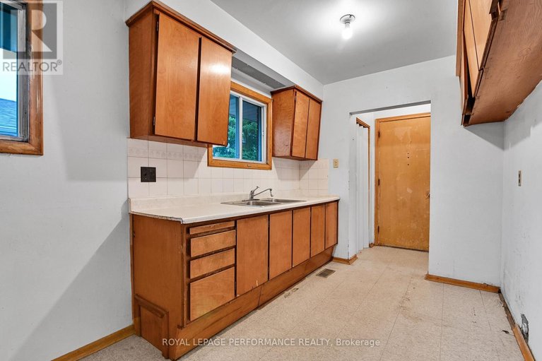 29600475/759-pleasant-park-road/elmvale-acres/ottawa/ontario/K1G1Y5_7