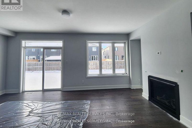 29125849/726-rouncey-road/emerald-meadowstrailwest/ottawa/ontario/K2S1B6_8