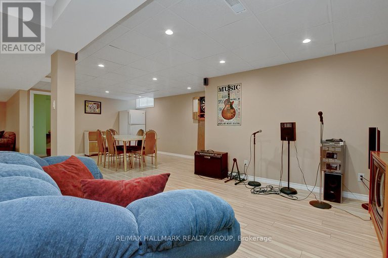 28826972/343-quartz-avenue/town-of-rockland/clarence-rockland/ontario/K4K0A2_41
