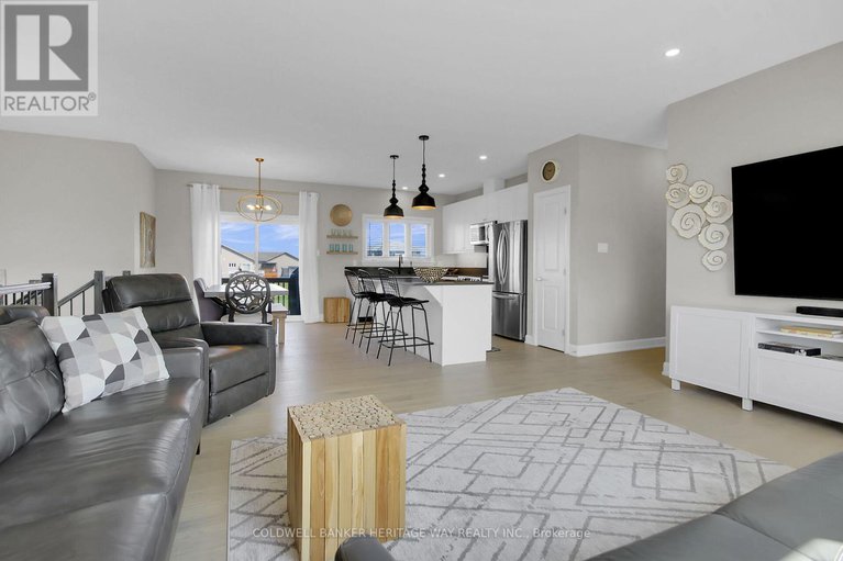 29034500/218-owen-lucas-street/mcnabbraeside-twps/mcnabbraeside/ontario/K7S3G8_15