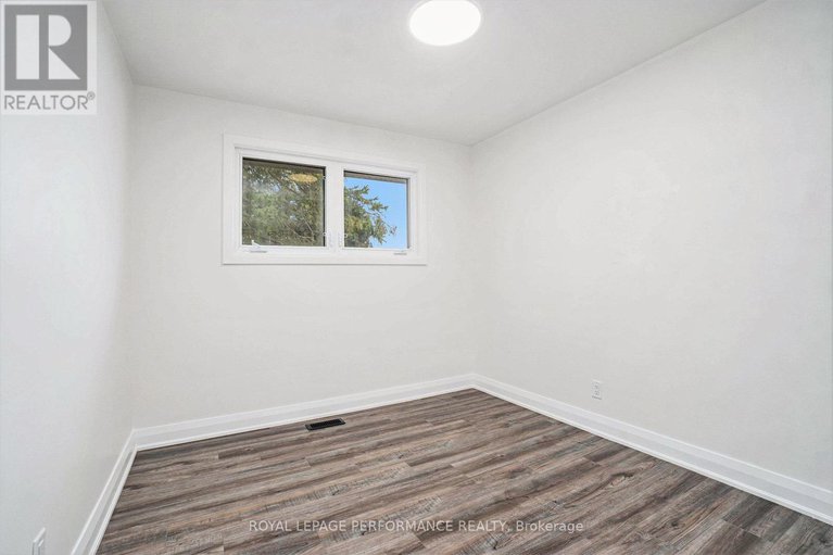 29325454/26-majestic-drive/manordale/ottawa/ontario/K2G1C7_12