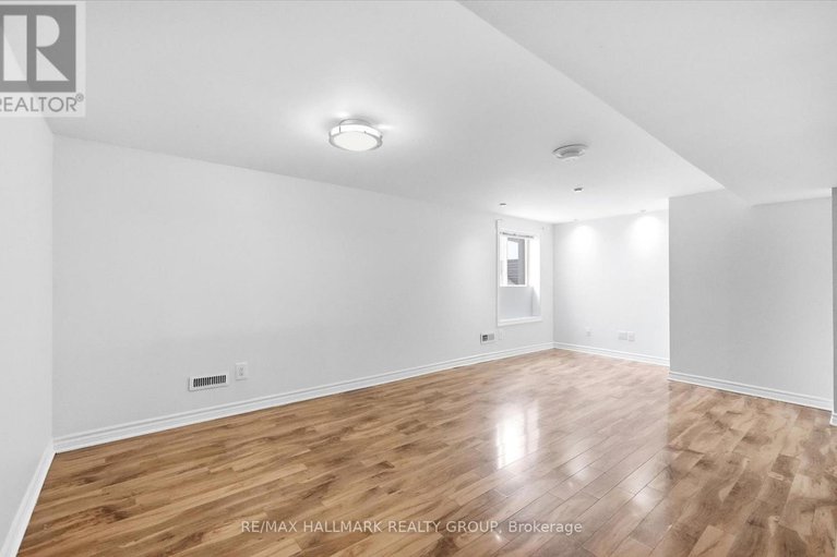 29377077/26-florette-street/cardinal-heights/ottawa/ontario/K1J7L4_27