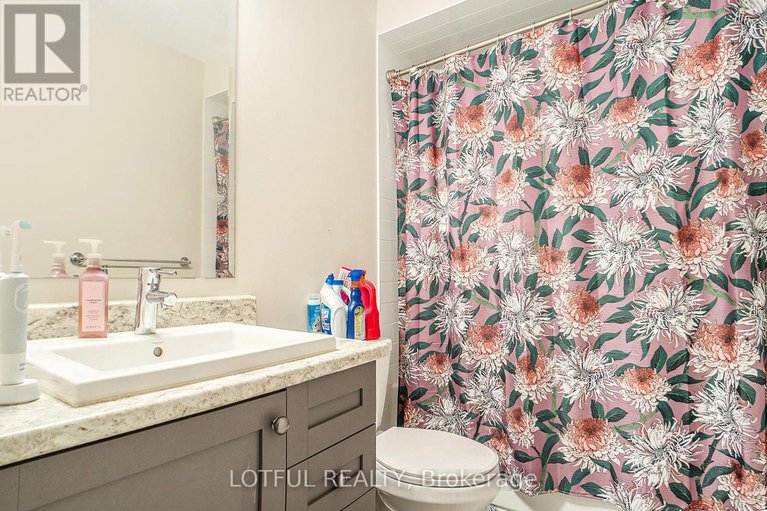 28614851/336-rainrock-crescent/mer-bleuebradley-estatesanderson-park/ottawa/ontario/K1W0J6_14
