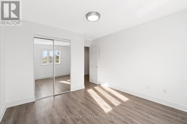 29102518/3-a-southpark-drive/blackburn-hamlet/ottawa/ontario/K1B3B8_19