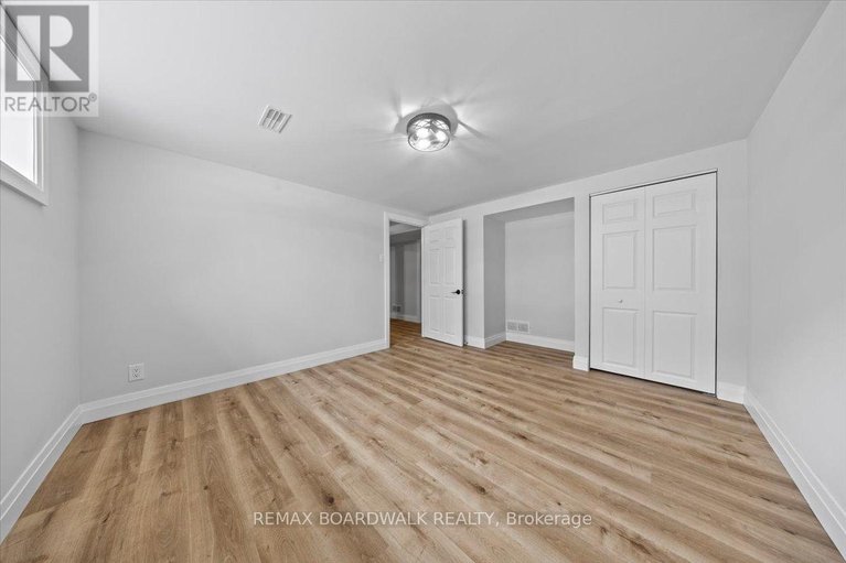 29447126/21-turtleback-way-drive/stittsville-south/ottawa/ontario/K2S1P8_64