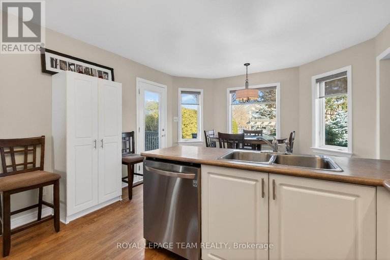 29475191/13-granite-ridge-drive/stittsville-central/ottawa/ontario/K2S1Y2_17