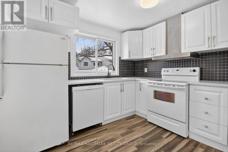 29293423/7-86-esterlawn-private/mckellar-heightsglabar-park/ottawa/ontario/K2A4C1_13