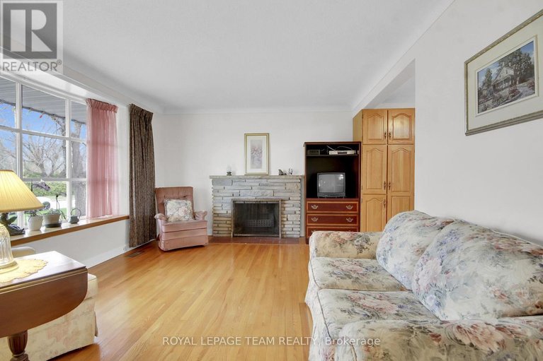 29677931/4-headingly-crescent/manordale/ottawa/ontario/K2G0Y3_5