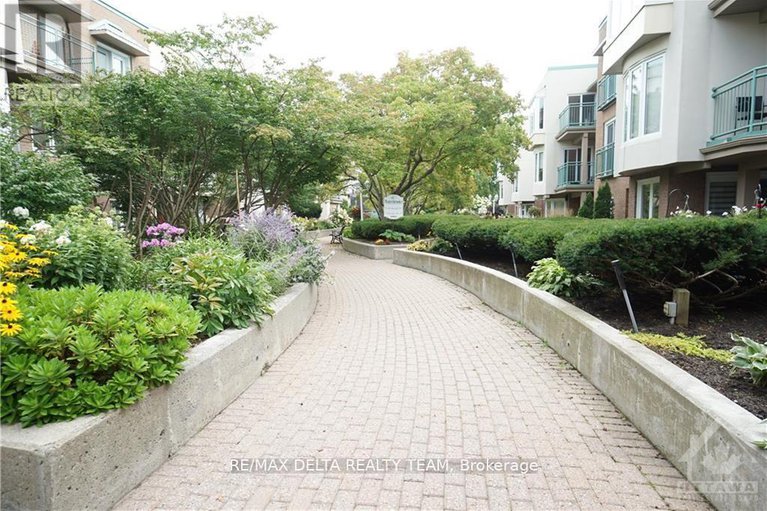 28176941/302a-62-donald-street/overbrook/ottawa/ontario/K1K1N2_5