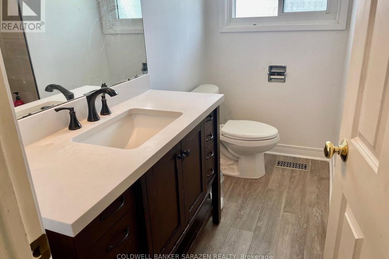 28588729/18-stinson-avenue/lynwood-village/ottawa/ontario/K2H6N1_13
