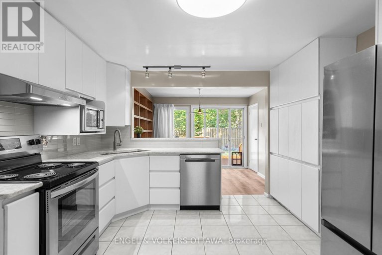28811817/337-mountbatten-avenue/alta-vistafaircrest-heights/ottawa/ontario/K1H5W2_13