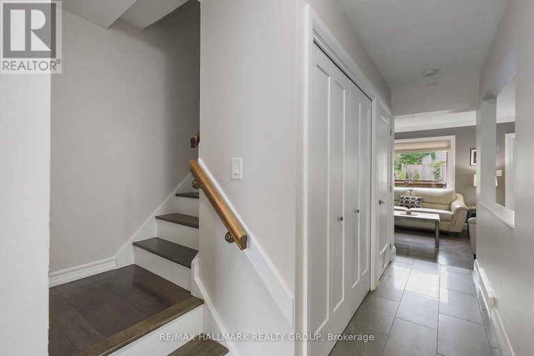 28538565/296-pintail-terrace/chatelaine-village/ottawa/ontario/K1E2A1_26