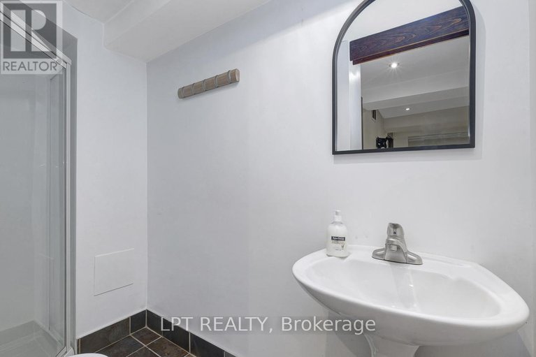 28412774/236-3310-southgate-road/south-keys/ottawa/ontario/K1V8X4_31