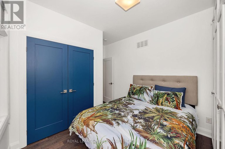 29438323/383-princeton-avenue/mckellarhighland/ottawa/ontario/K2A4E1_26