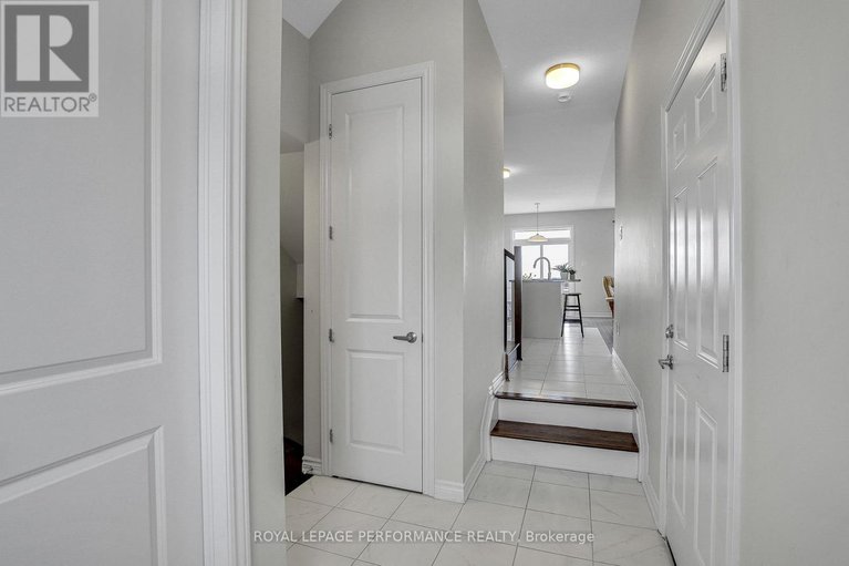 29474449/110-main-halyard-lane/half-moon-bay/ottawa/ontario/K2J7B6_3