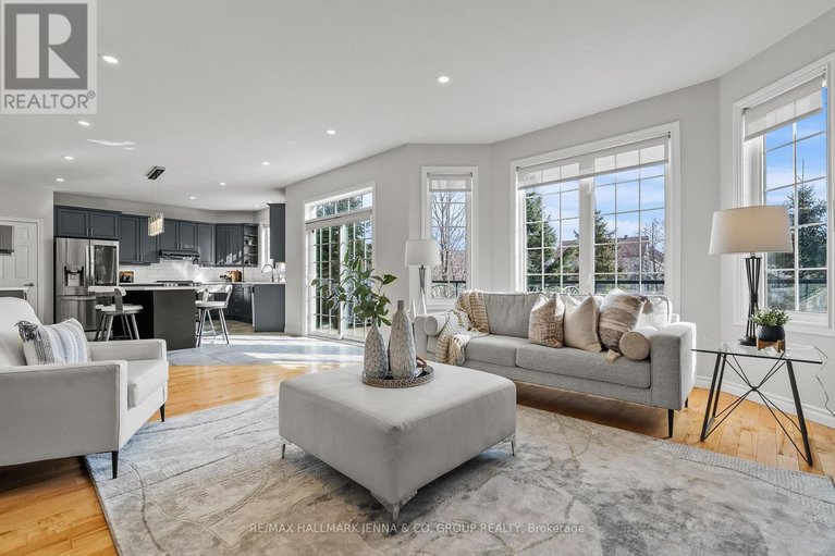 29514784/2649-fallingwater-circle/half-moon-bay/ottawa/ontario/K2J0R6_8