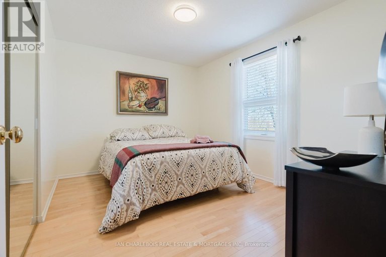 29631308/583-apollo-way/fallingbrookpineridge/ottawa/ontario/K4A1T7_33