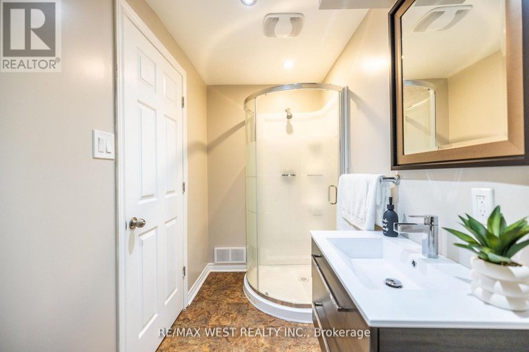 29006854/214-castlegarth-crescent/stonebridge/ottawa/ontario/K2J5N6_17