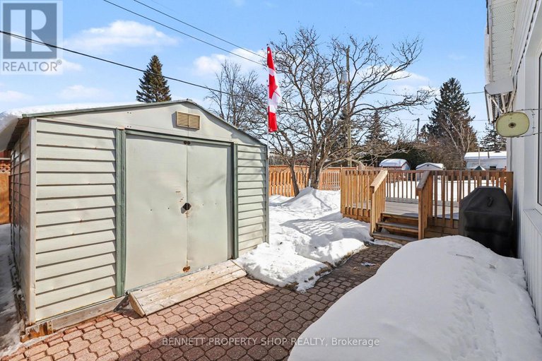 29401594/1503-blackheath-street/bilberry-creekqueenswood-heights/ottawa/ontario/K1E1K6_19