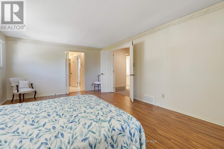 28869617/1-northview-road/city-viewskylinefisher-heightsparkwood-hills/ottawa/ontario/K2E6A6_22