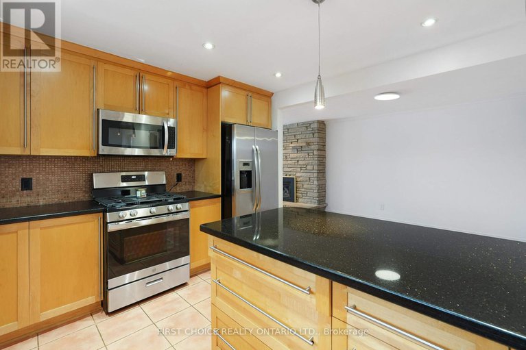 29169954/1753-heron-road/urbandale-acres/ottawa/ontario/K1V6A2_16