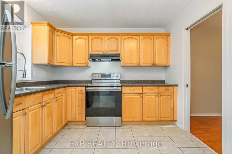 29105689/a-3915-old-richmond-road/arbeatha-park/ottawa/ontario/K2H8T9_13