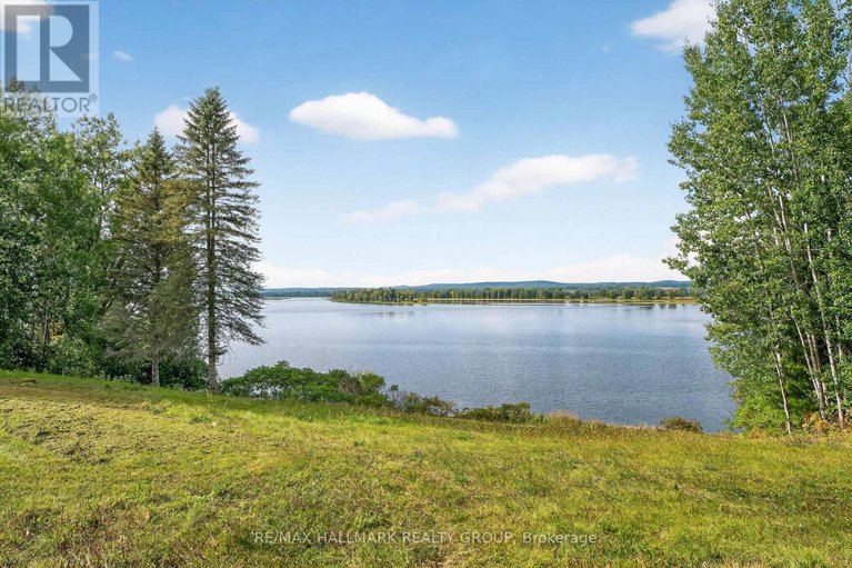 28812451/3855-old-highway-17/clarencerockland-twp/clarence-rockland/ontario/K4K1W2_36