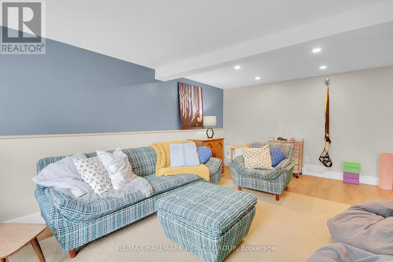 28290643/81-2061-jasmine-crescent/beacon-hill-south/ottawa/ontario/K1J7W2_34
