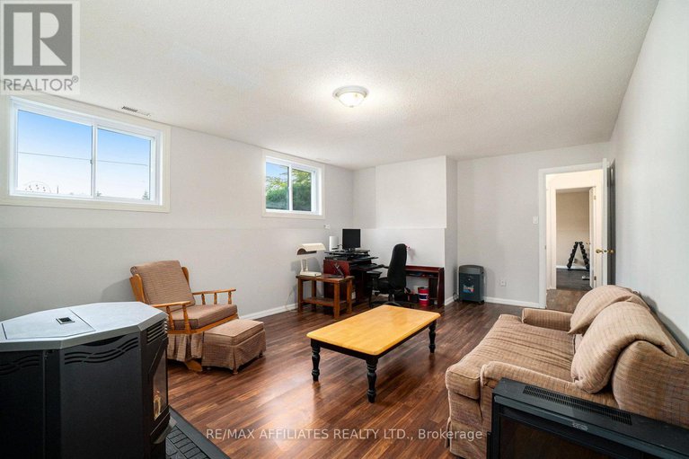 28854774/319-riverwood-drive/woodlawnmaclarens-landingkilmaurs/ottawa/ontario/K0A3M0_26